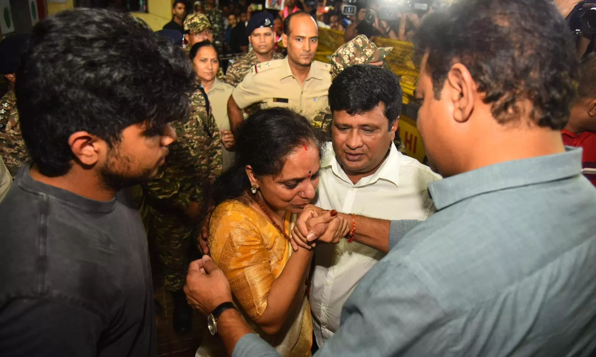 Kavitha Out on Bail, Vows Payback to Those Who Put Her in Prison Kavitha Out on Bail, Vows Payback to Those Who Put Her in Prison