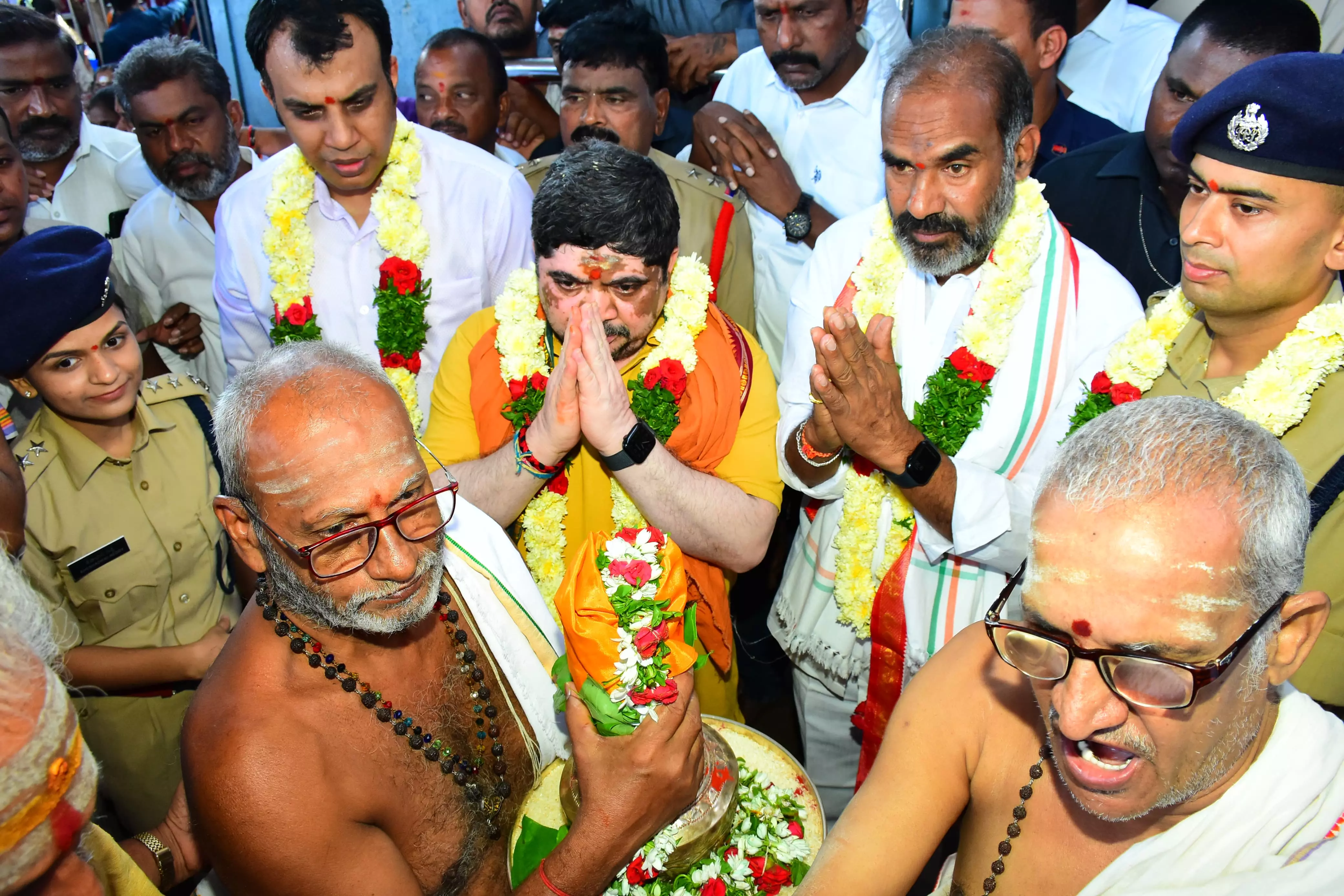 Nithyannadanam Satram Planned at Sri Raja Rajeshwara Temple Nithyannadanam Satram Planned at Sri Raja Rajeshwara Temple