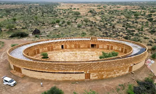 This Indian desert schools unique design offers respite from heat