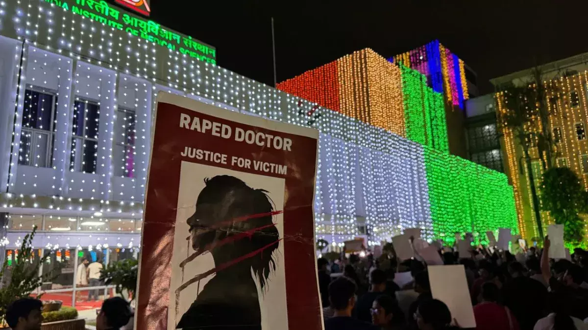 Tollywood comes together for candle light walk in solidarity with Kolkata rape victim Tollywood comes together for candle light walk in solidarity with Kolkata rape victim