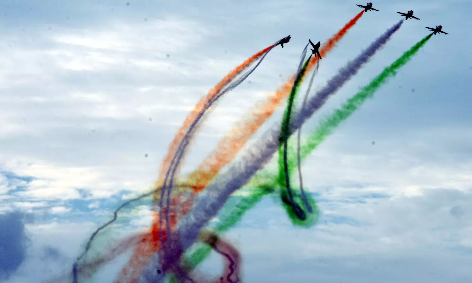 Karnataka: Surya Kiran team air show dazzles at Bidar fort