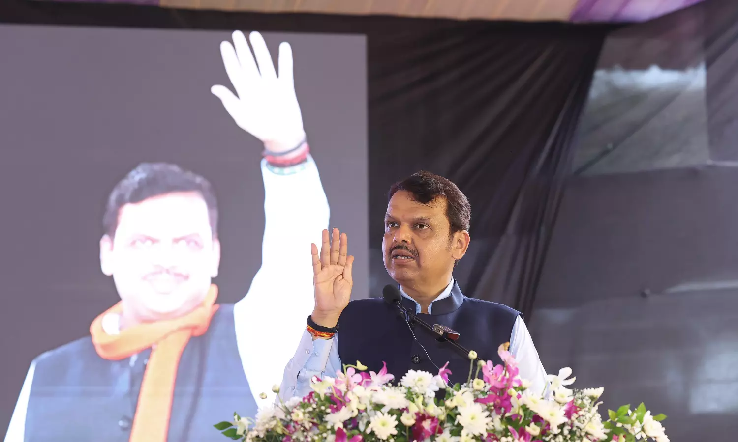 Fadnavis claims Shivaji never looted Surat, calls it Congress’s fake narrative