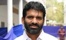 Naidu Betrayed Youth with DSC Scam, Alleges YSRC MLC