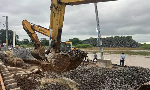Railways repairing damaged tracks in Intikanne- Kesamudram section on war footing