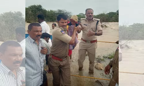 Telangana: Police rescue 10 Chenchu tribals stranded in flood