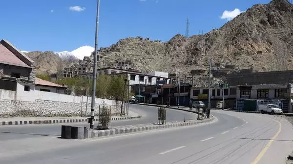 Man Dies of Oxygen Deficiency During Solo Bike Trip to Leh Man Dies of Oxygen Deficiency During Solo Bike Trip to Leh