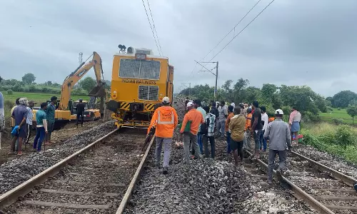 Vijayawada-Hyderabad Train Services Resumed Vijayawada-Hyderabad Train Services Resumed