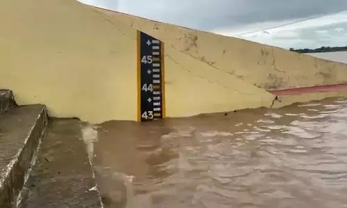 First Warning Issued as Godavari Reaches 43.9 Feet