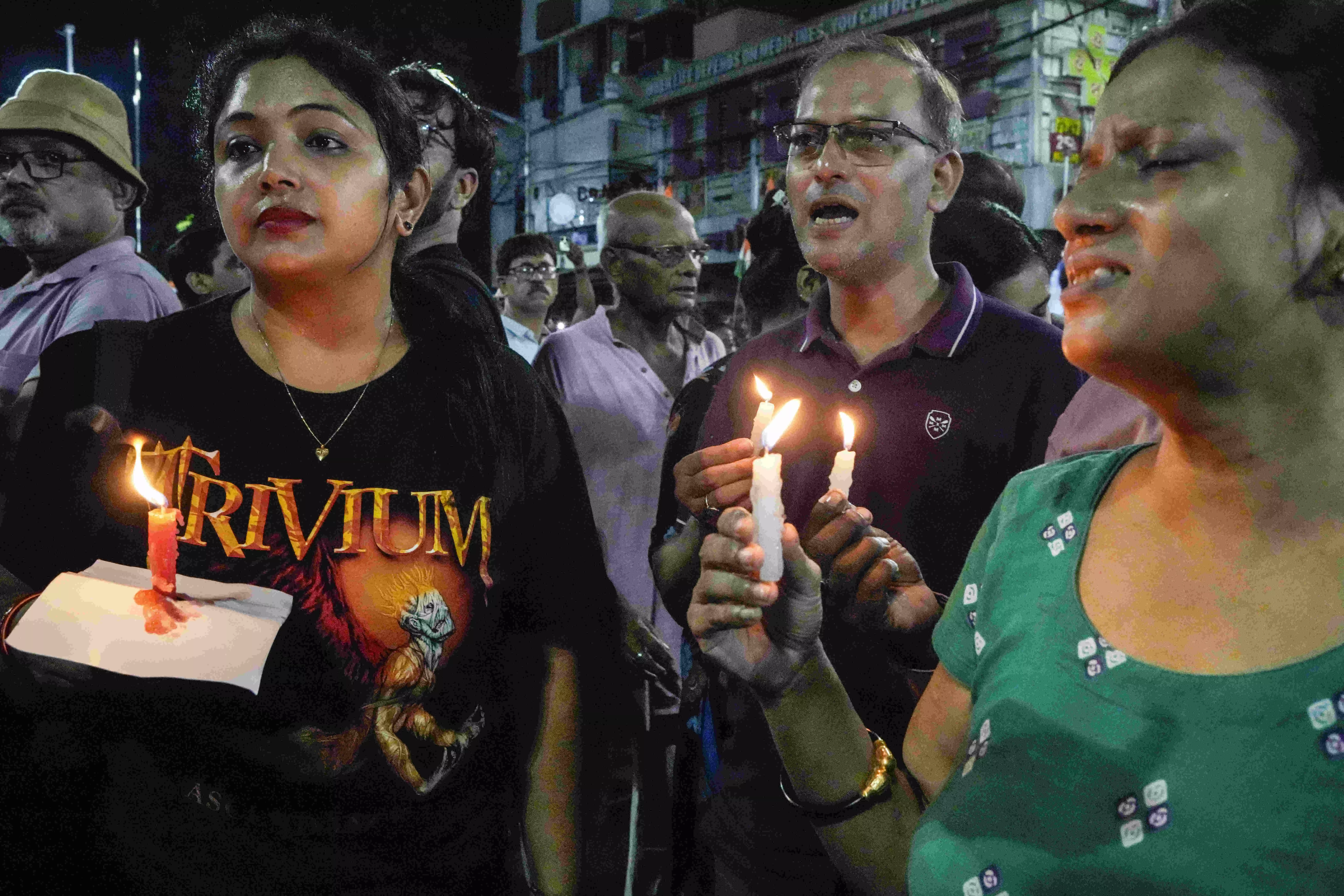 Kolkata doc rape-murder: Parents allege police tried to bribe them Kolkata doc rape-murder: Parents allege police tried to bribe them