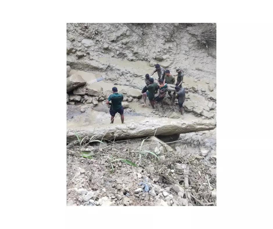 Army Rescues 2 Labourers Trapped in Manipur; Search on for the Third Army Rescues 2 Labourers Trapped in Manipur; Search on for the Third