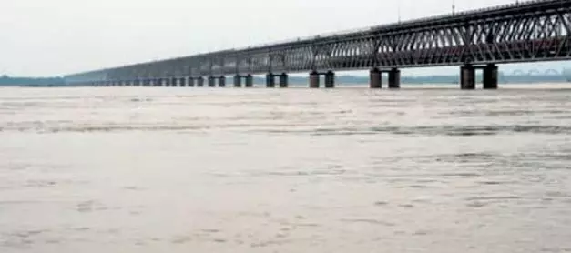 Godavari Water Level Decreases at Cotton Barrage Godavari Water Level Decreases at Cotton Barrage