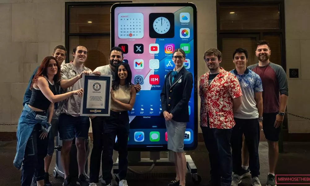 Indian-Origin British YouTuber Sets Guinness World Record For Building Worlds Largest iPhone Indian-Origin British YouTuber Sets Guinness World Record For Building Worlds Largest iPhone
