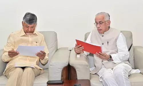 AP: Naidu briefs Governor on flood relief