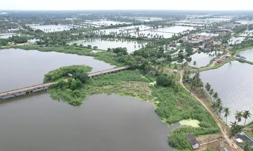 Overflowing Kolleru inundates parts of Eluru district