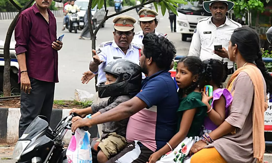 837 Licenses Seized in 10 Days for Helmet Rule Violation in Vizag