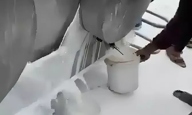 Milk Free for All as Tanker Overturns