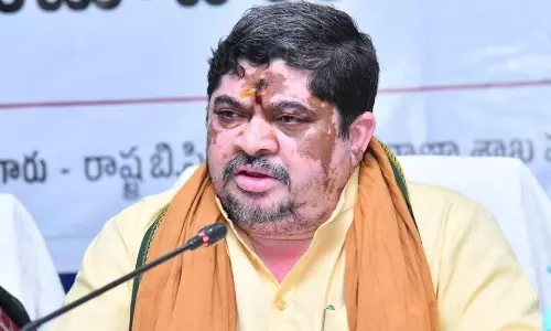 Ponnam Tells Leaders, Babus to Visit Hostels