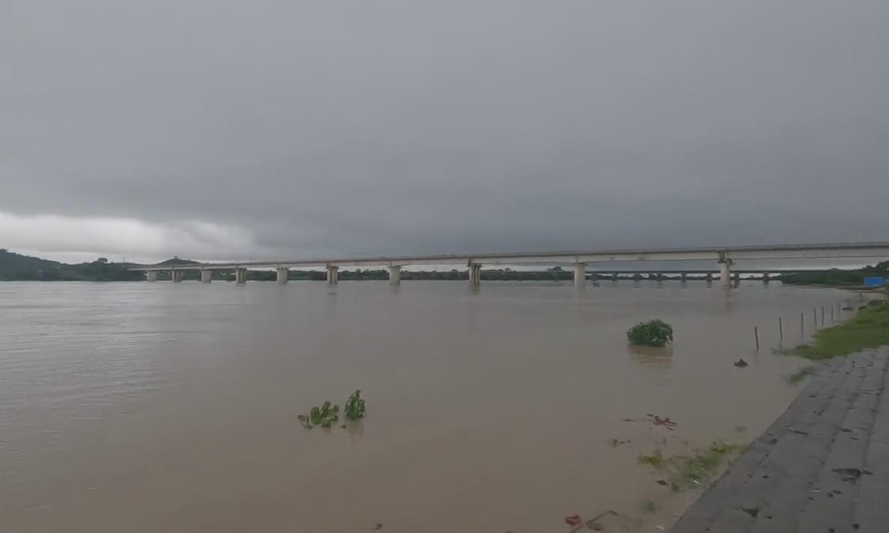 Flood Warnings Lifted as Godavari, Krishna Rivers Recede