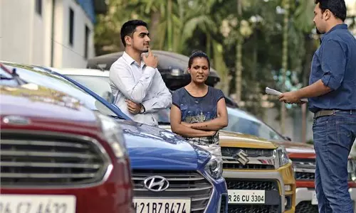 Vijayawada: Long line-up at motor mechanic shops