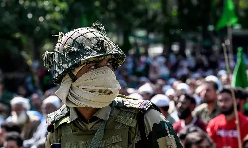 Pakistan violates ceasefire along border in Jammu, BSF trooper injured