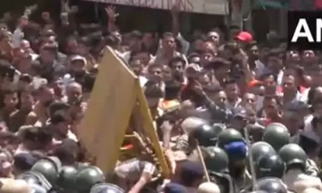 Sanjauli Mosque Row: As protests intensify, police use water canons, lathicharge protestors