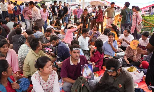 Bengal: Junior doctors continue cease work, sit-in over medics rape-murder