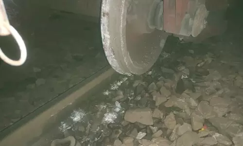 Goods Train Derails in Hubballi Division, Passenger Trains Diverted Goods Train Derails in Hubballi Division, Passenger Trains Diverted