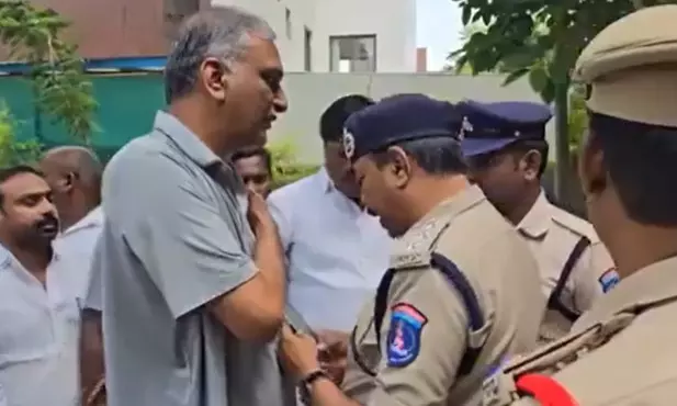 Harish Rao, BRS Leaders Under House Arrest to Prevent March to Arekapudi Gandhis House Harish Rao, BRS Leaders Under House Arrest to Prevent March to Arekapudi Gandhis House