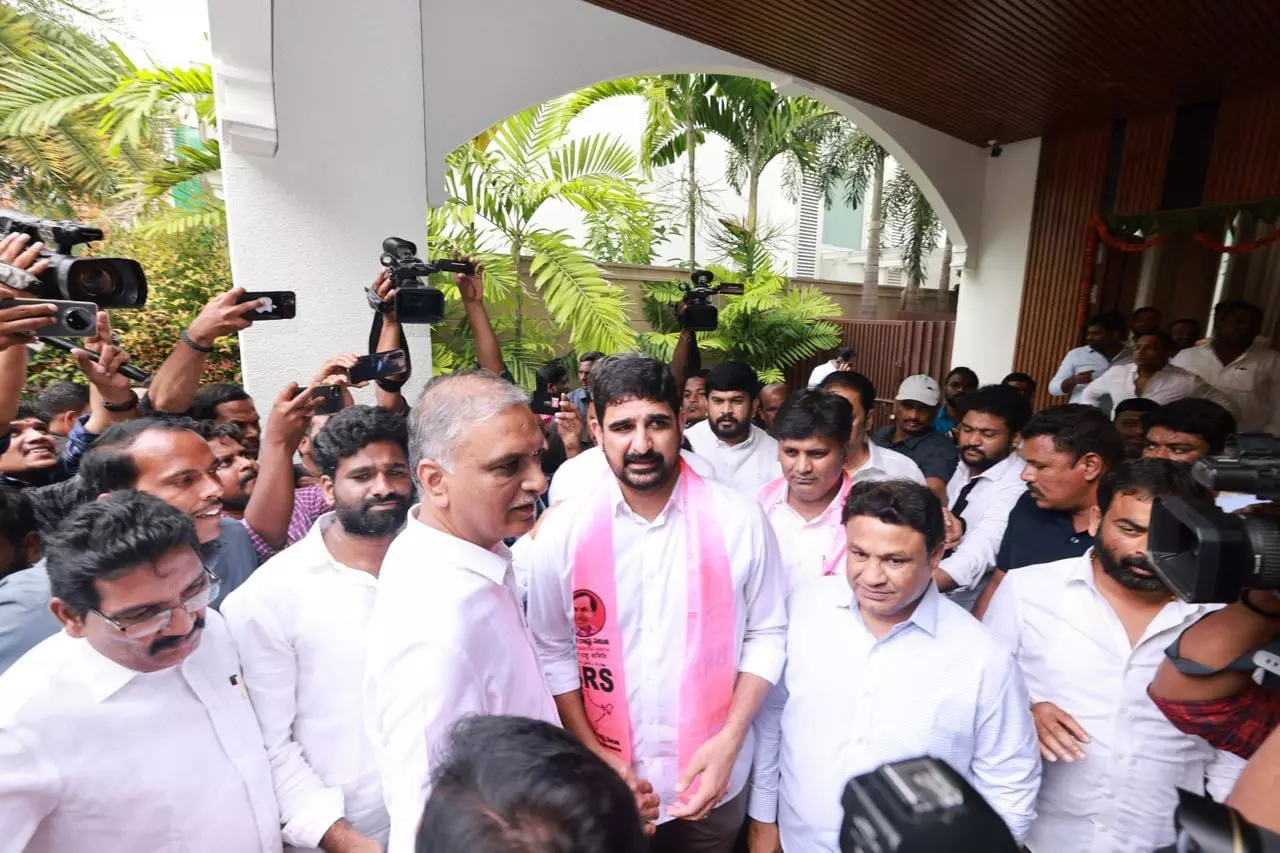 BRS MLA Padi Kaushik Reddy booked for obstructing police official’s duty BRS MLA Padi Kaushik Reddy booked for obstructing police official’s duty