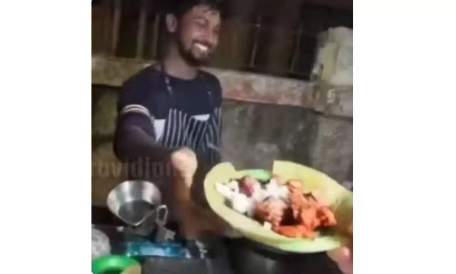 Viral Video: TN PhD student runs street food stall in Chennai