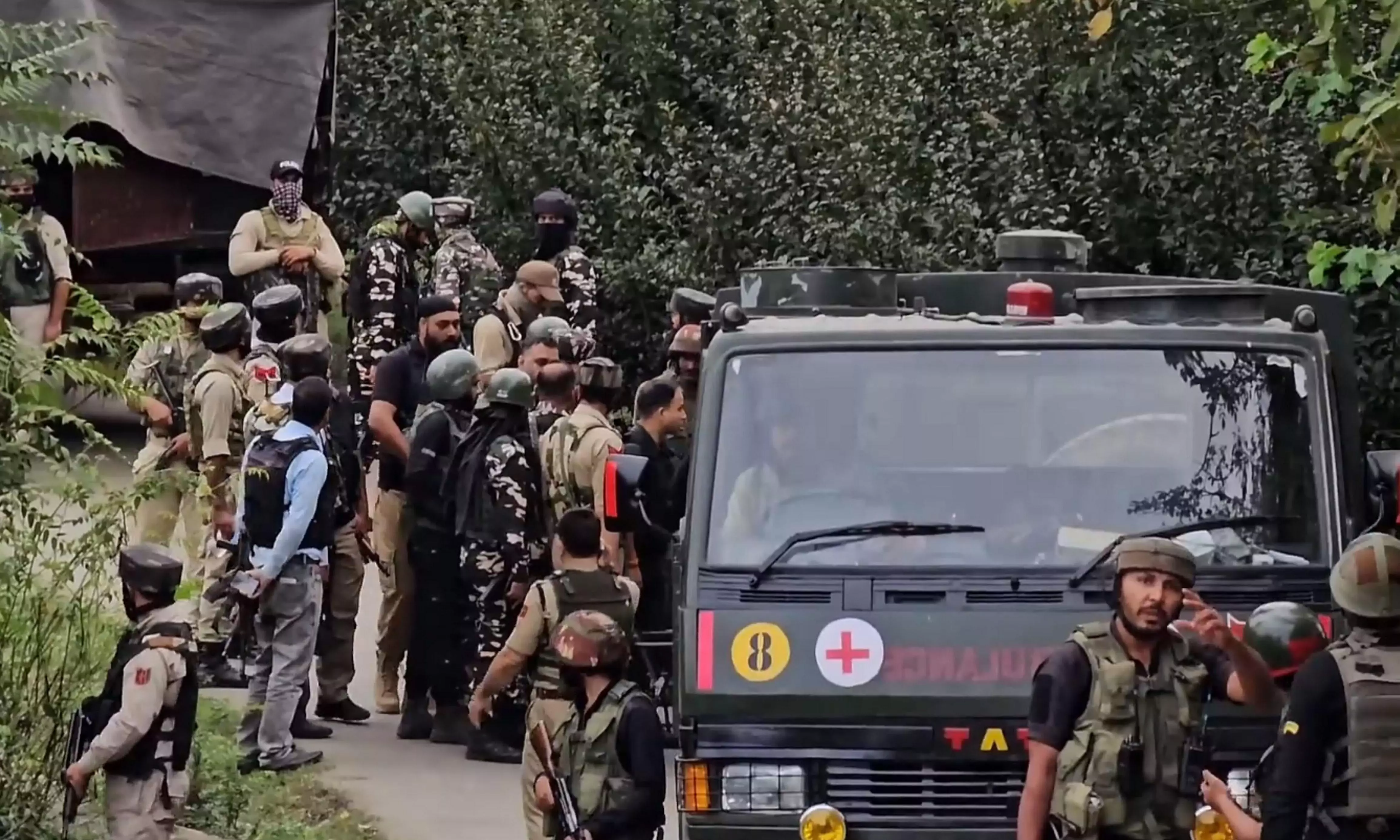 Three terrorists gunned down in Baramulla encounter Three terrorists gunned down in Baramulla encounter