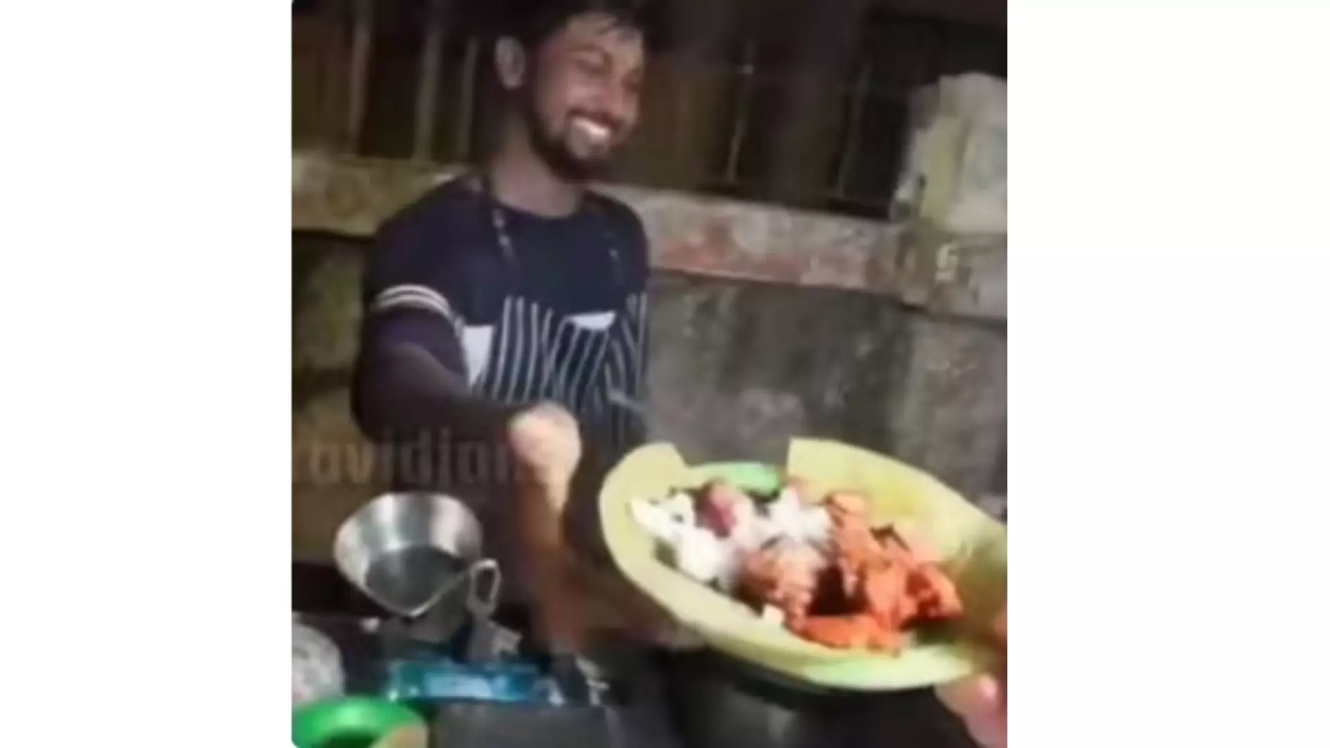Viral Video: TN PhD student runs street food stall in Chennai Viral Video: TN PhD student runs street food stall in Chennai