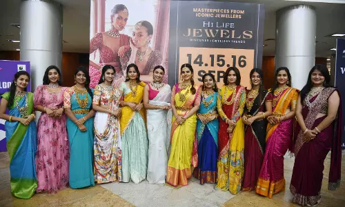 Tolly actress Tejaswi Madivada Spotted at Hilife Jewels Exhibition