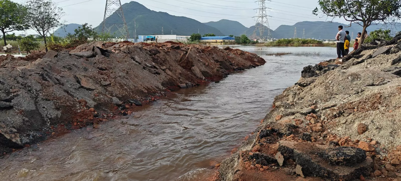 Panic in Vijayawada over rumours of floods recurring in Budameru Panic in Vijayawada over rumours of floods recurring in Budameru
