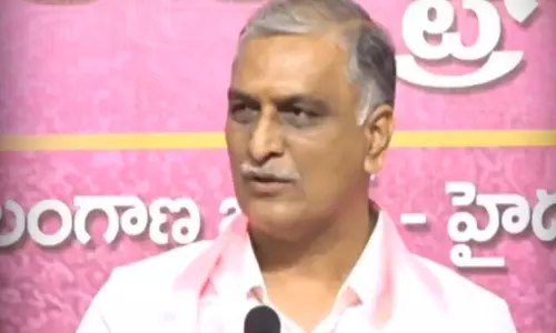 Congress Failed to Give 2 Saris for Festival: Harish