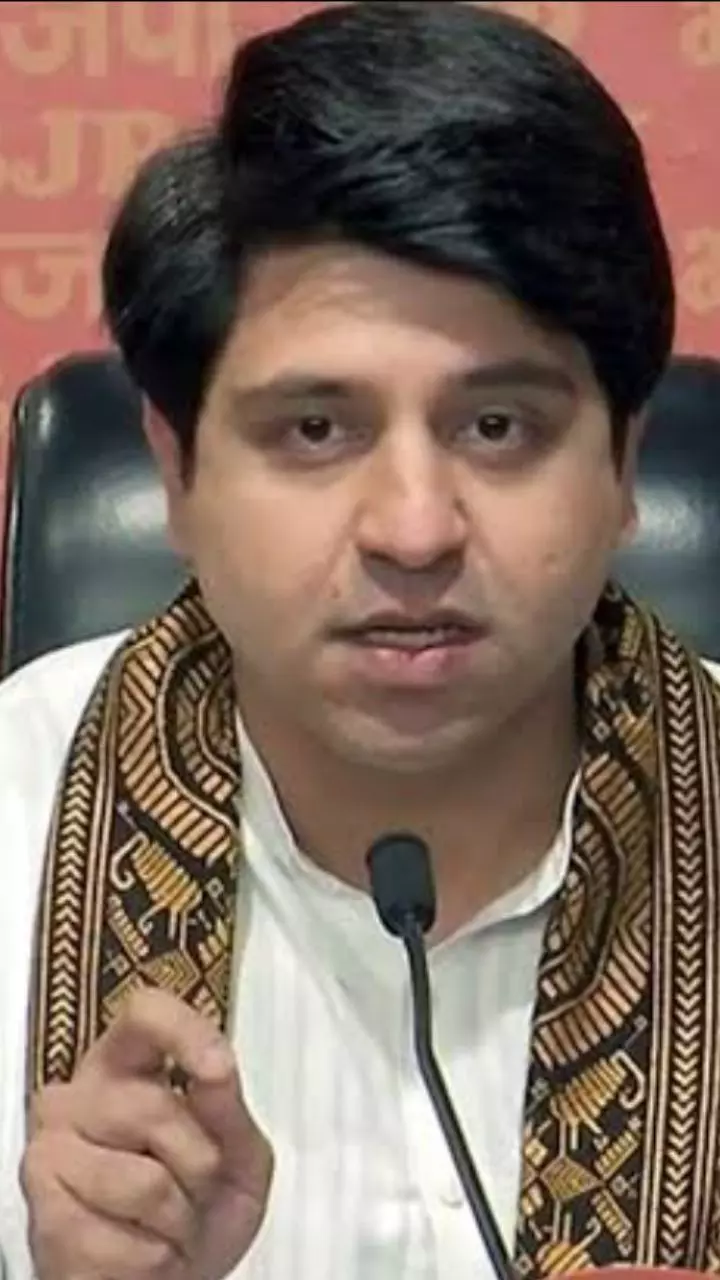 Arvind Kejriwal announces that he would resign as Delhi CM after 48 hours