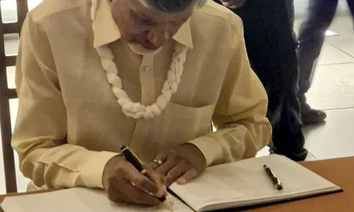 Naidu Visits Dandi Kutir, Pays Tribute to Mahatma Gandhi