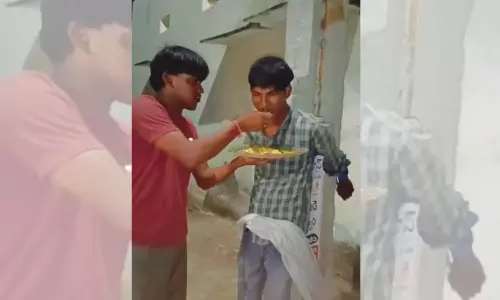 Watch: Nalgonda Youths catch burglar, serve him pulihora after beatings