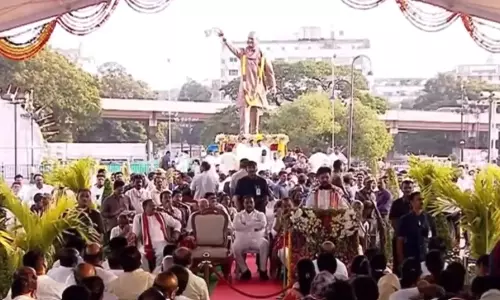 Revanth fumes at KTR for faulting installation of Rajiv Gandhi statute at Secretariat