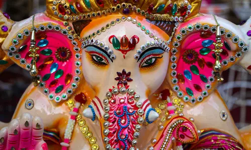 Muslim Couple Wins Ganesh Laddu Auction, Shows Unity in Bhattupalli Muslim Couple Wins Ganesh Laddu Auction, Shows Unity in Bhattupalli