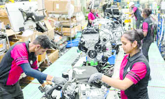 Women transform the manufacturing sector Women transform the manufacturing sector