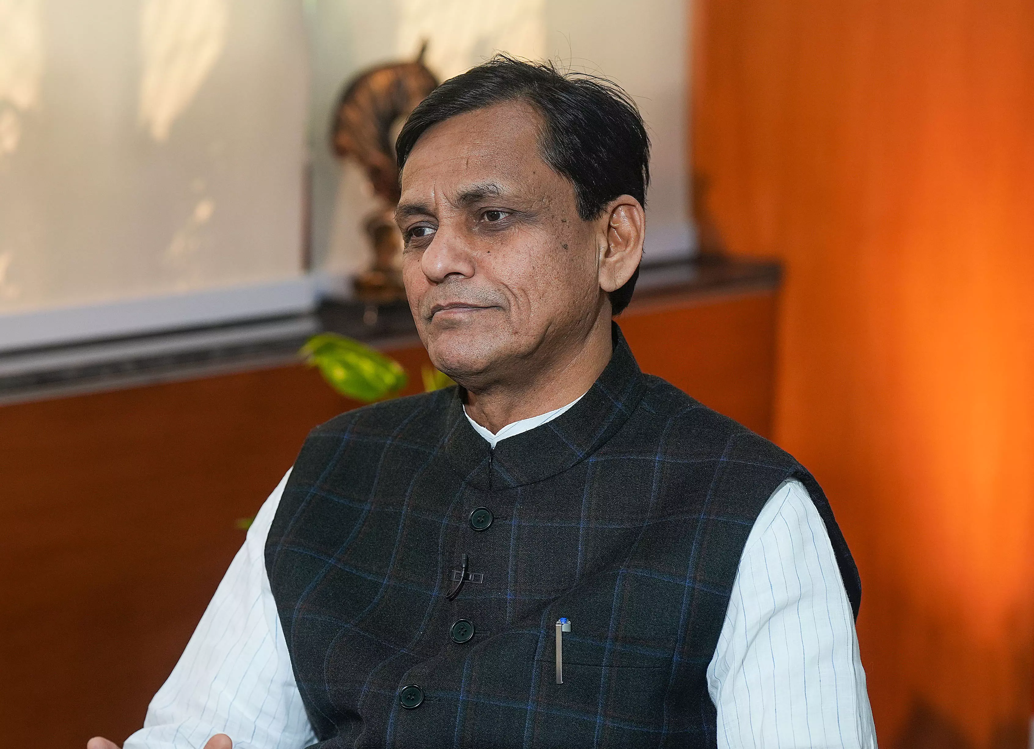 Bihar and UP Natives Petition Union Minister for New Trains to the Two States Bihar and UP Natives Petition Union Minister for New Trains to the Two States
