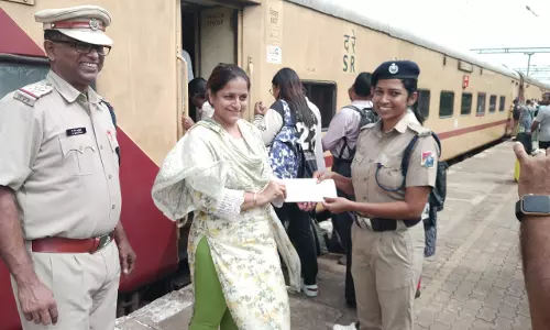 RPF Constable Saves Passenger from Falling Under Moving Train in Udupi