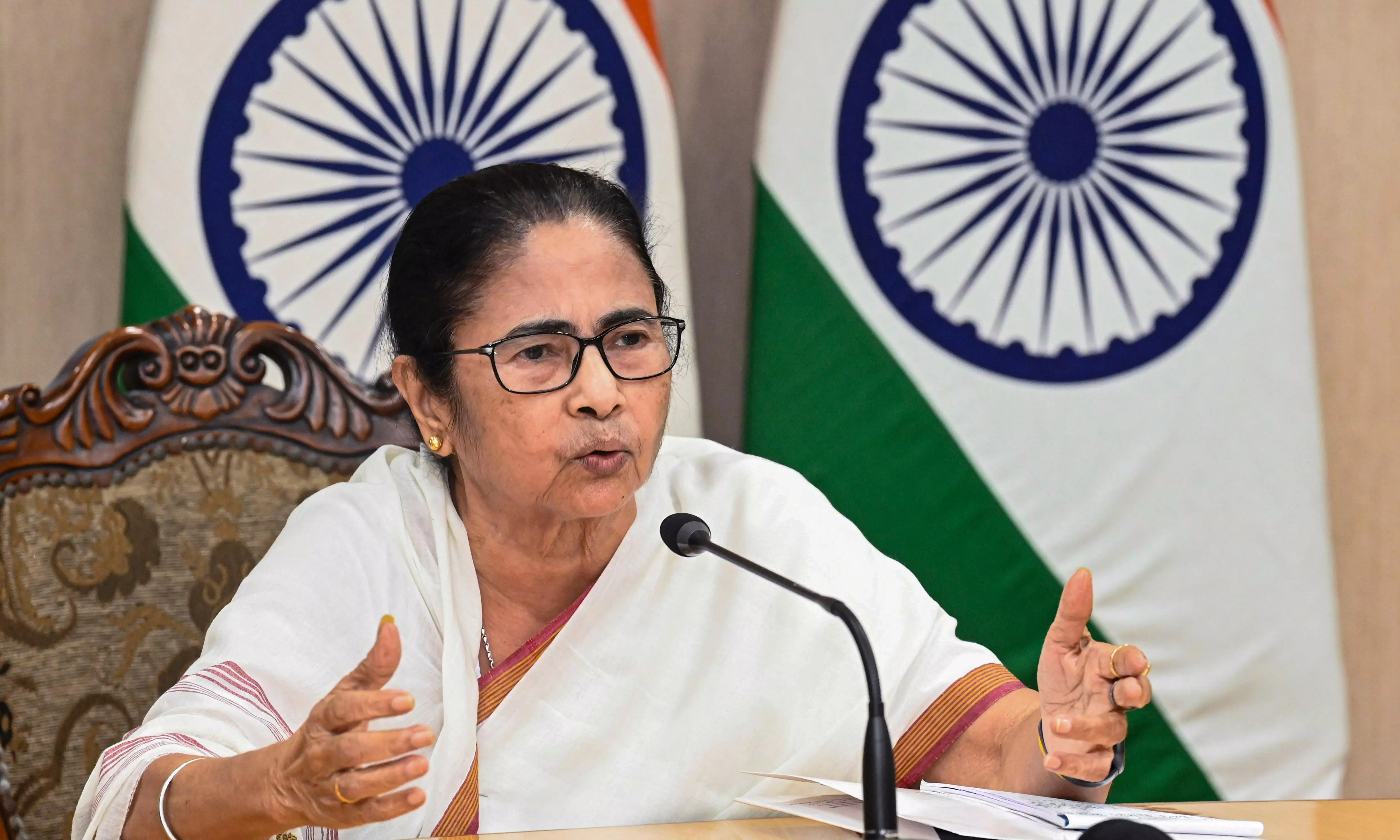 WB Govt Officials Exit DVC, Didi Writes to PM Again Over Flood WB Govt Officials Exit DVC, Didi Writes to PM Again Over Flood