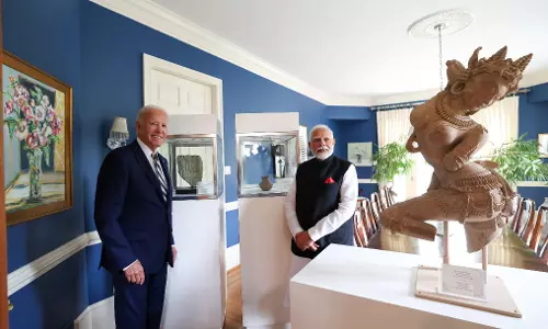 US hands over 297 antiquities smuggled out of India