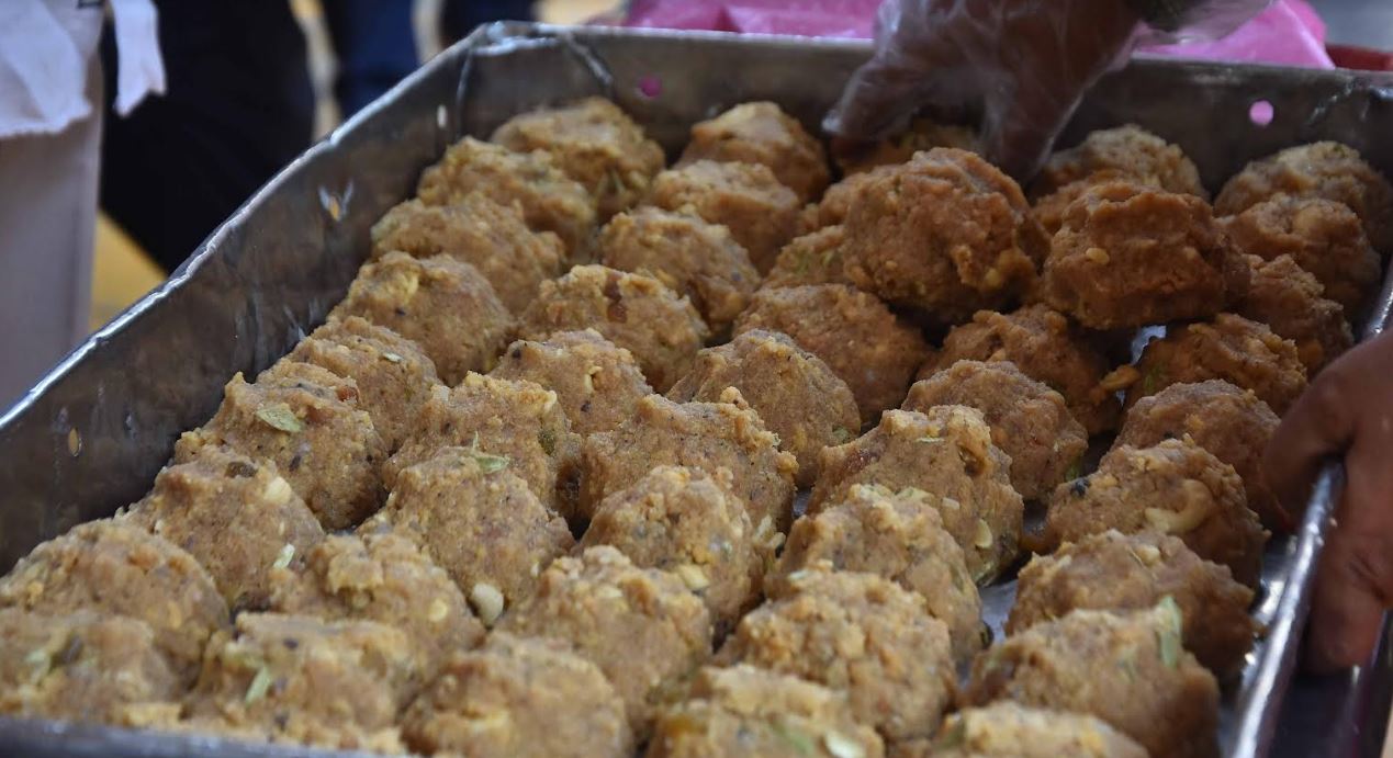 Swamijis protest alleged adulteration in Tirumala laddu prasadam