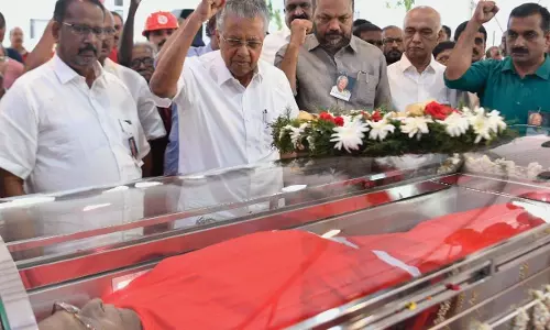 Controversy over handing over veteran CPM leader’s body to medical college