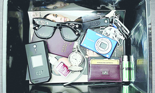 Gen-Z’s Airport Tray Pic Trend Irks Many Fliers Gen-Z’s Airport Tray Pic Trend Irks Many Fliers