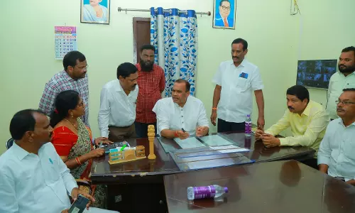 Telangana: Clear Pending Dharani Applications by Month End, Says Komatireddy