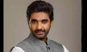 Ex-MP Bharat demands probe by SC judge on laddu row